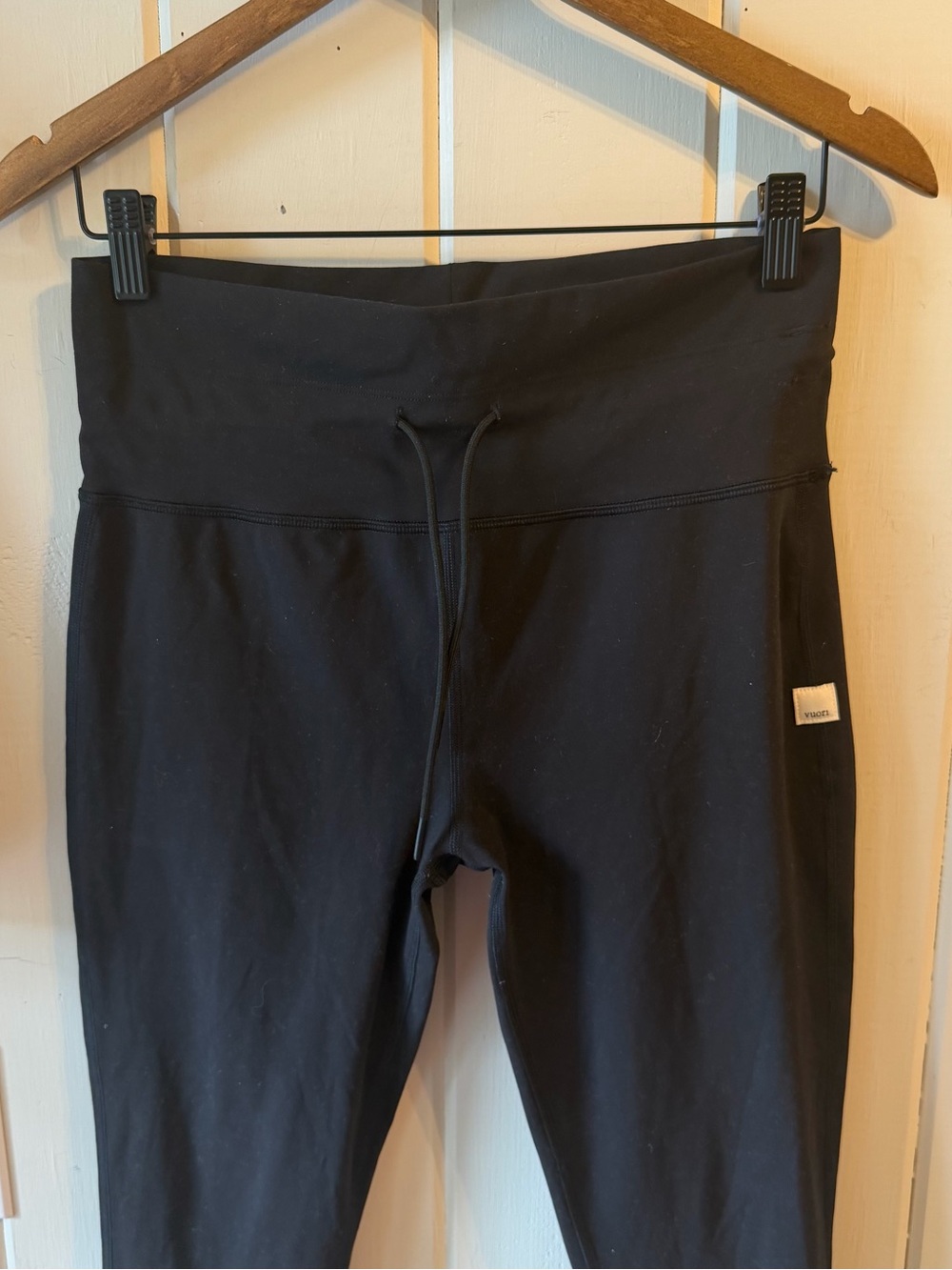 Vuori Black Racerback Crop Tank Bra & High-Rise Leggings Set, Size Large, EUC - Picture 4 of 5